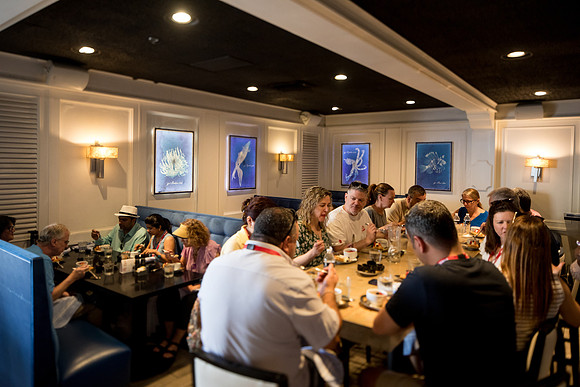 sara_kauss_photography_2508_foodtour_04012025