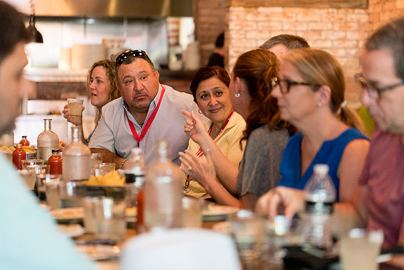 sara_kauss_photography_2698_foodtour_04012025