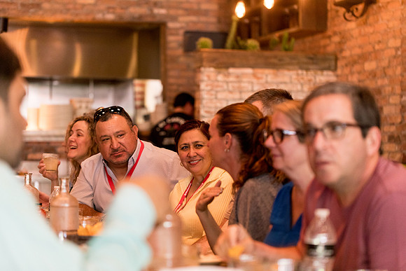 sara_kauss_photography_2700_foodtour_04012025