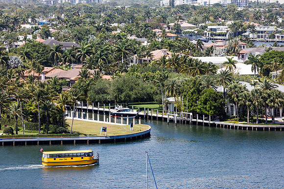 sara_kauss_photography_1837_watertaxi_03312025