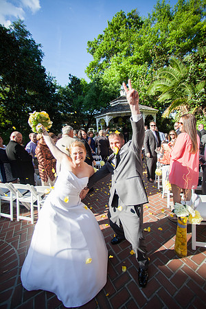 The_Courtyard_At_Lake_Lucerne_Wedding_by_Sara_Kauss_1240