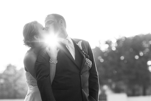 The_Courtyard_At_Lake_Lucerne_Wedding_by_Sara_Kauss_1605_1