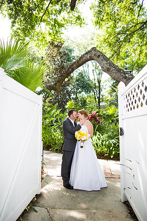 The_Courtyard_At_Lake_Lucerne_Wedding_by_Sara_Kauss_0405